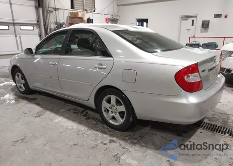 2004 Toyota Camry Se V6 z USA, uszkodzony, nr VIN 4T1BA32K44U501960